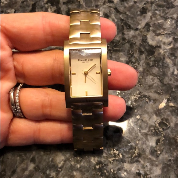 Kenneth Cole Gold Watch - Picture 1 of 4